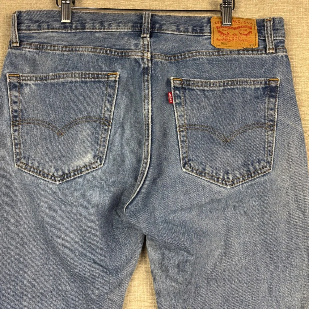 Levis 505 Mens 36x29 Jeans Medium Light Blue Washed Denim High Waisted Fading